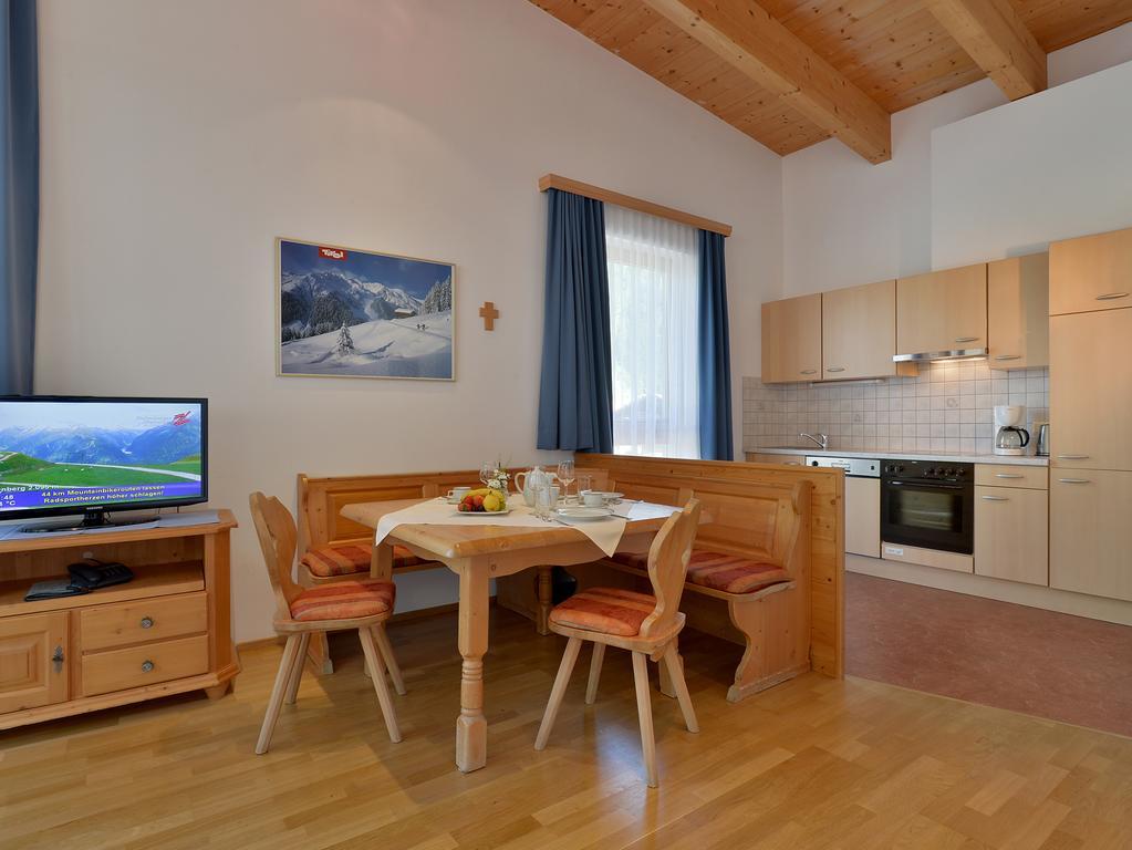 Ferienwohnungen Haus Der Mitte Mayrhofen Bilik gambar